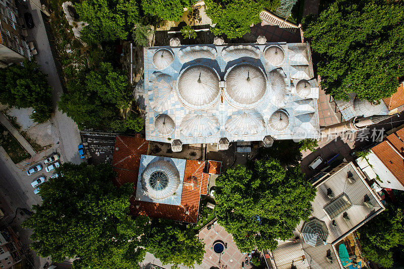 顶部的照片Kütahya Ulu清真寺与无人机。